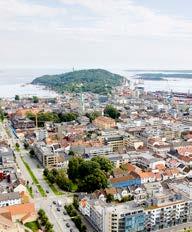 SØR-VESTLANDET NR. 2 219 DNB EIENDOM 14 Positiv prisvekst for nybygg i Kristiansand I Kristiansand er antallet nye boliger for salg 9% øyere enn ved samme tid i fjor. Omsetningen er også ca.