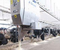 Kyrne får tilgang til sine individuelle kraftfôrrasjoner i små porsjoner gjennom hele dagen. Fôrstasjonene kobles til DeLaval DelPro TM Farm Manager eller til DeLaval fôrprosessor FP204X.