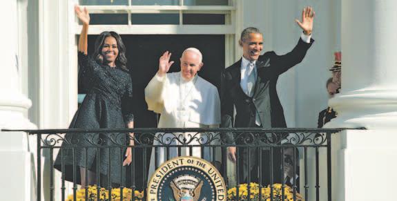 Vorarlberger KirchenBlatt 1. Oktober 2015 Panorama 15 Auszüge aus den Papstreden Am Balkon des Weißen Hauses: Der Papst mit US-Präsident Barack Obama und First Lady Michelle Obama.