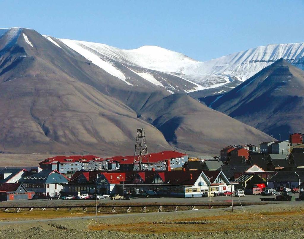 Fra Longyearbyen Foto: Winfried Dallmann Grunnet lite vegetasjon er det geologiske mangfoldet lett synlig og lett tilgjengelig på Svalbard.