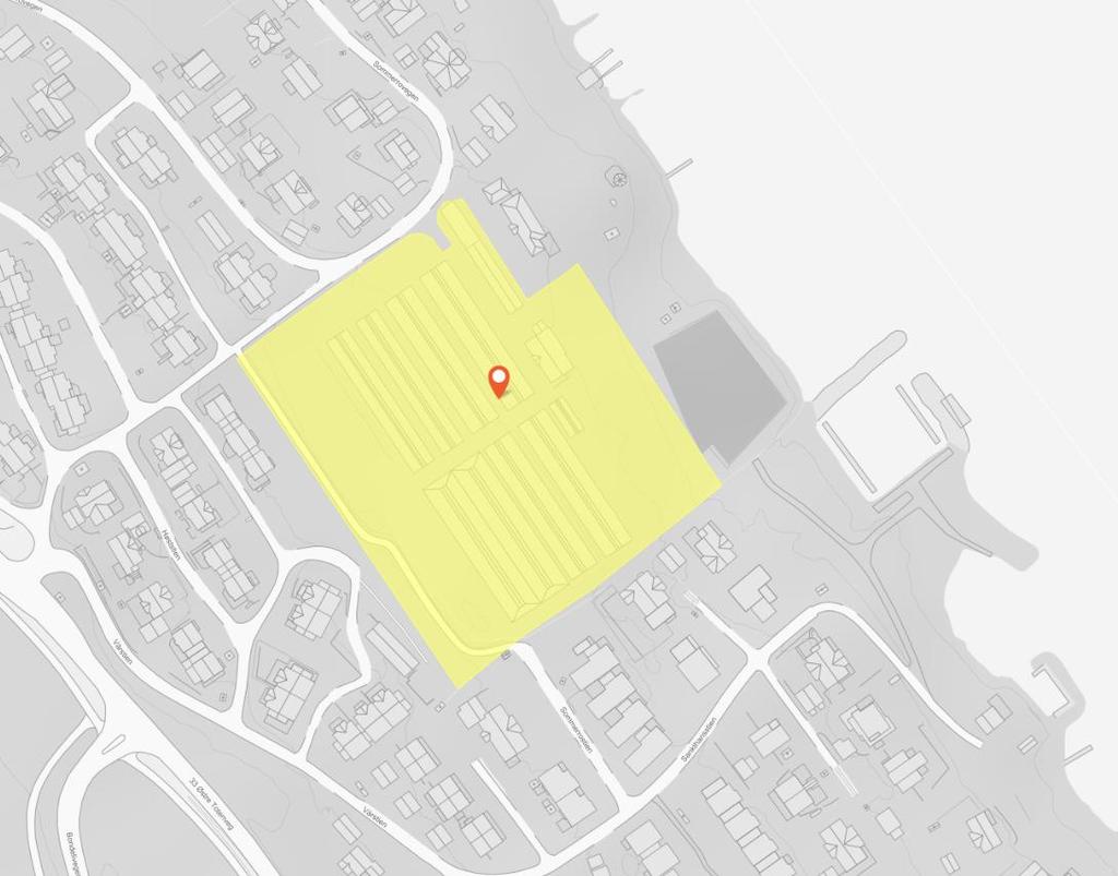 Figur 2 Kartutsnitt som viser den aktuelle eiendommen i Gjøvik [2] Det planlegges å oppføre konsentrert småhusbebyggelse (om lag 60 boliger med parkering), vei, småbåthavn (om lag 30 båtplasser),