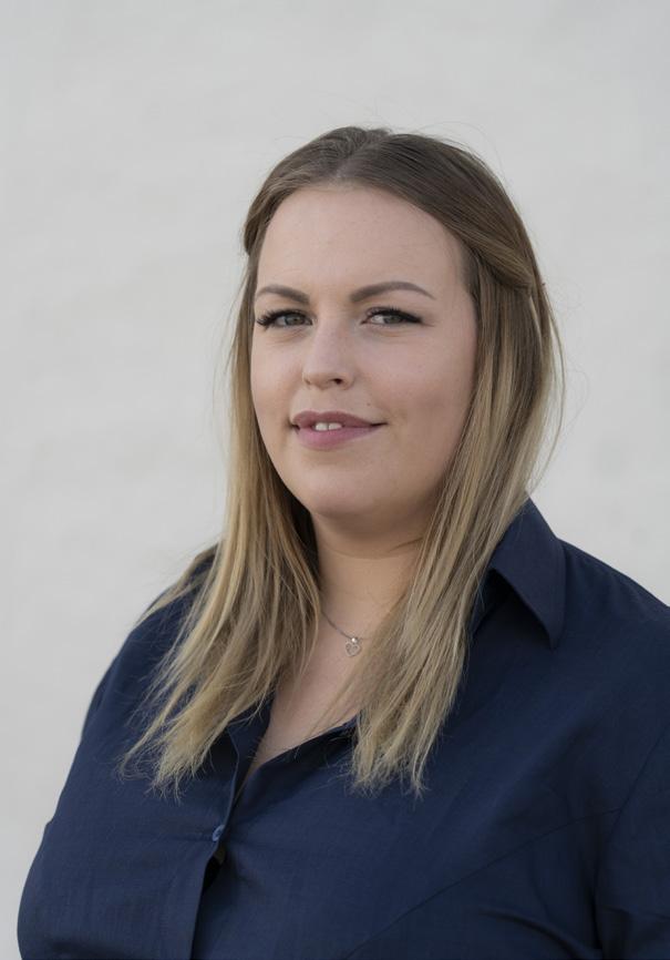 1 2 Espen Thorvaldsen Svolvær Christina Skarheim Kabelvåg FrP hovedsaker for perioden 2019-2023: Fortsette reduksjon av eiendomsskatten og på