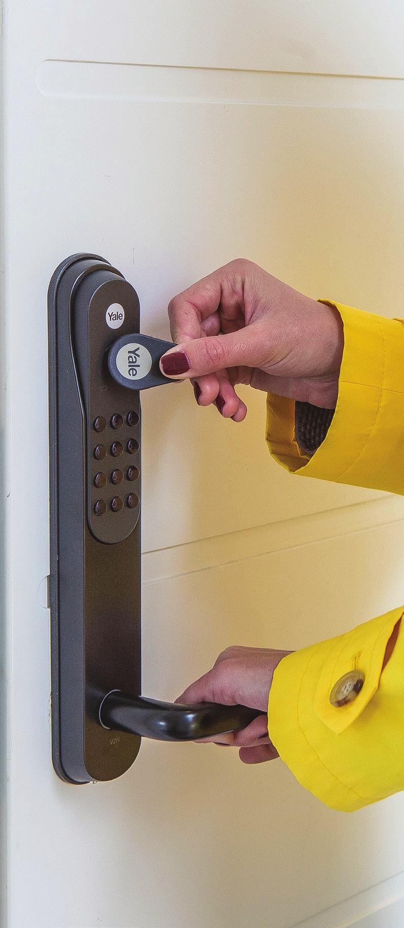 Elektronisk lås for ytterdøren Full fleksibilitet og valgfrihet Den største fordelen med å bytte ut din mekaniske lås og nøkkel med en Yale Doorman-lås er fleksibiliteten.