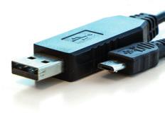 USB-kabel merket med: Senseonics Eversense CGM Transmitter OBS!