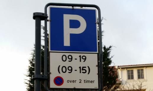 Smart parkering i sentrum Erfaringer fra norske byer: I de mest sentrale handlegatene: Prioritere gående,
