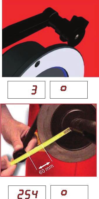6.2 - KALIBRERING AV AUTOMATISKE MÅLERE 6.2.1 - FELGAVSTANDSMÅLER La avstandsmåleren stå i hvilestilling og trykk Trekk ut måleren opp til adapterflensen og trykk RIKTIG KALIBRERING Sett måleren tilbake i hvilestilling.