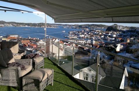 Når solen står som høyest en sommerdag og man ønsker et skyggefullt sted å flykte, gir terrassemarkisen enkelt god solskjerming.