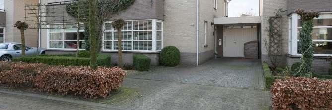 De woning ligt in de jonge, populaire wijk Pegbroeken nabij de vele voorzieningen van Veldhoven-Dorp. Perceelgrootte: 307 m² Inhoud: Ca.
