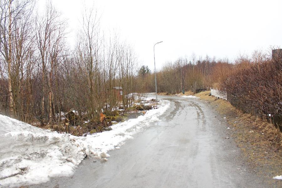 Dagens situasjon: Lahaugen - Bjørnhaugen Grusa gang- og sykkelvei over en strekning på ca. 250 meter.