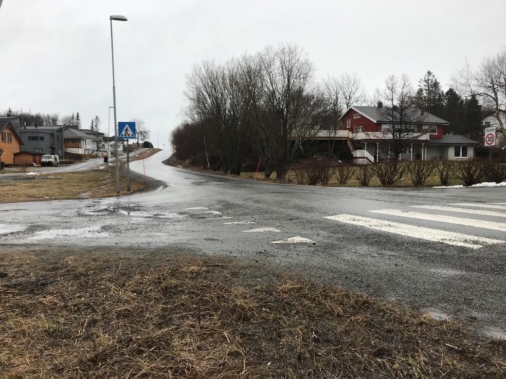 Vest - Lahaugen Holdeplasser i Tverlandsveien mest aktuelt Minst inngrep i private