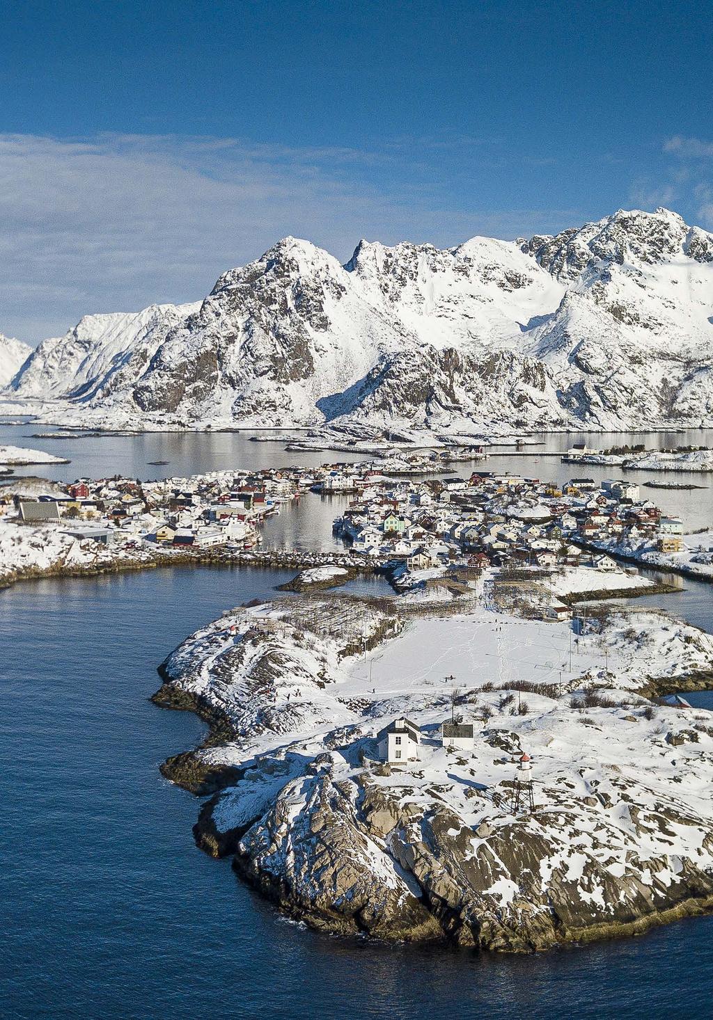 HAMMERFEST 12:45 fra ØKSFJORD 15:45 fra SKJERVØY 19:45 20 vi seiler mot sør 12 11 10 9 fra TROMSØ 01:30 fra FINNSNES 04:45 fra HARSTAD 08:30 fra RISØYHAMN 11:00 fra SORTLAND 13:00