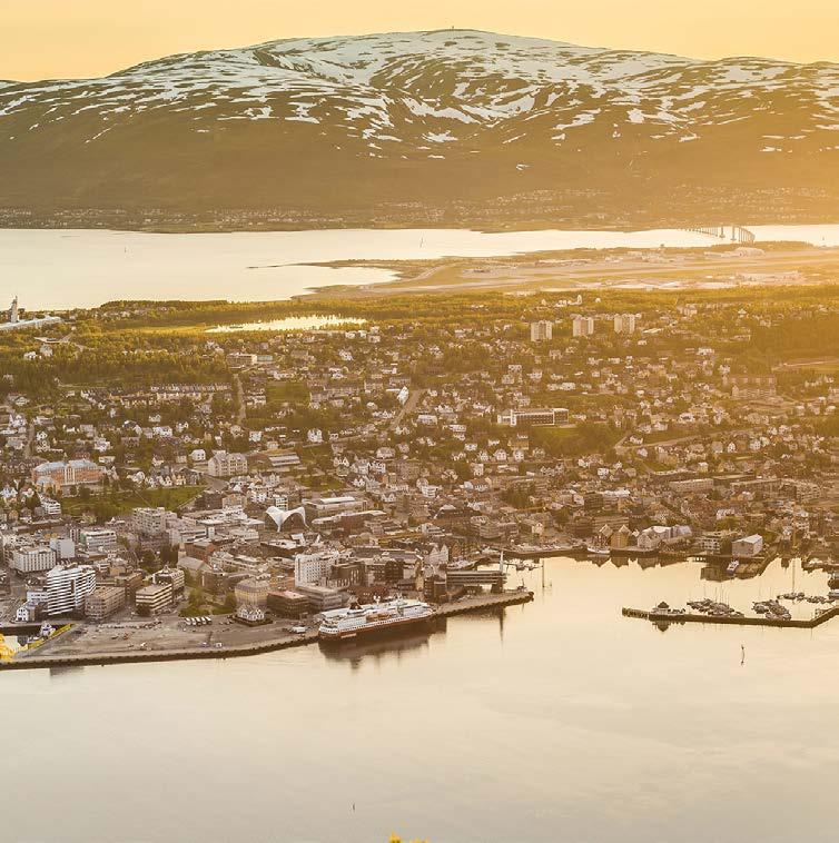 Hundekjøring Skjervøy Lyngenfjorden 5B lyngsalpene Få på selene, len deg tilbake og nyt spektakulær utsikt over Polhavet og fjellene