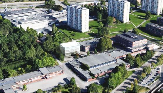 Bjerke vgs. og Linderud skole, som ligger innenfor samme tomt, er oppført på gul liste.