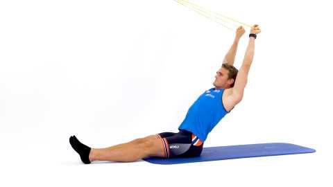 PADLING / NIVÅ 3 1. Hamstringstøyning Hold benet strak Bøy overkroppen strakt og rolig fremover Gjenta øvelsen på begge ben 2.