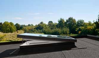 Kan monteres i tak fra 0 15º. VELUXvindu for flate tak med 4 mm plant glass for deg som ønsker et minimalistisk og stilig design. Kan monteres i tak fra 5 15º.