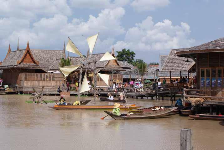FLOATING MARKET Pattaya har fått sitt floating marked.