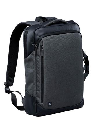 NEW! BACKPACK TRINITY SR14 BPX-3 En kompakt, men likevel romslig backpack som dekker det meste til en basic dagstur. Polstret lomme til laptop og egen lomme til nettbrett. Sidelommer i mesh.