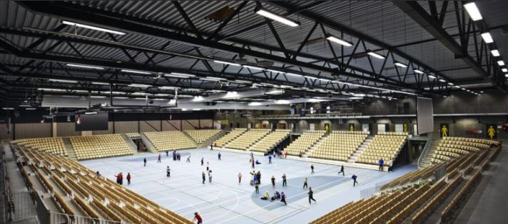 Skole Det kan tilbys overnatting i gymsalen på Fjell Ungdomsskole mot at aktuelle klubber organiserer nattevakt. Dere må selv ha med madrass og sovepose. Skolen ligger 6 min kjøring fra hallen.