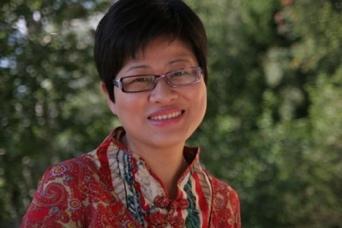 Yan Zhao er førsteamanuensis i sosialt arbeid ved Fakultet for samfunnsvitenskap, Nord universitet, Campus Bodø.