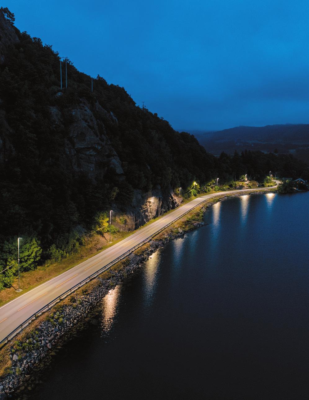 Vei - Riksveier Smart City Kvala Hammerfest Kvala Veilys- og tunnelbelysning for vårt store riksdekkende veinett For riksveier og fylkesveier må man følge de