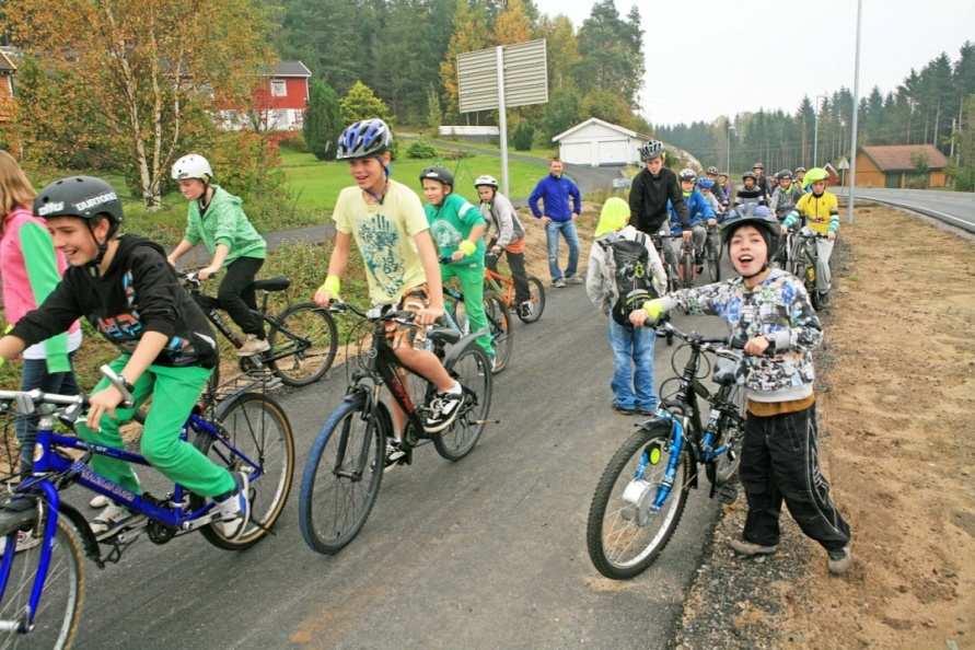Sykkeltransport Elever på Ve skole inntok ny gang- sykkelv