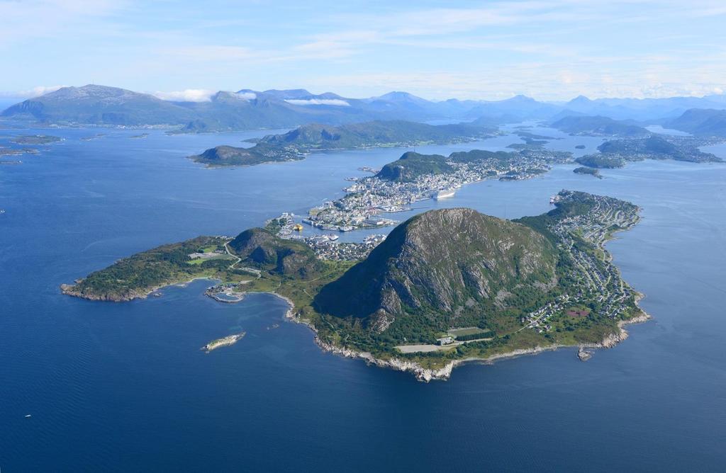 Største kommunesamanslåinga i Norge Vi bygger nye Ålesund kommune Ca. 600 km 2 land, ca. 1900 km 2 havflate, ca. 67.000 innbyggarar, ca.