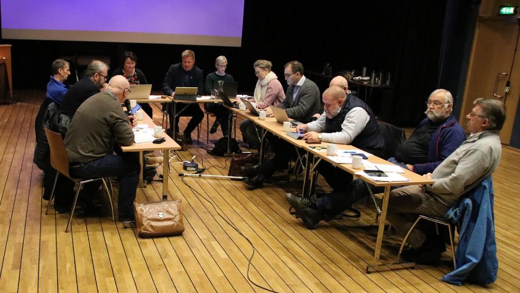 Nytt møte i Arbeidsutvalget Tirsdag møtes politikerne i Arbeidsutvalget i Nærøysund til et nytt møte. Førstkommende tirsdag, den 2.