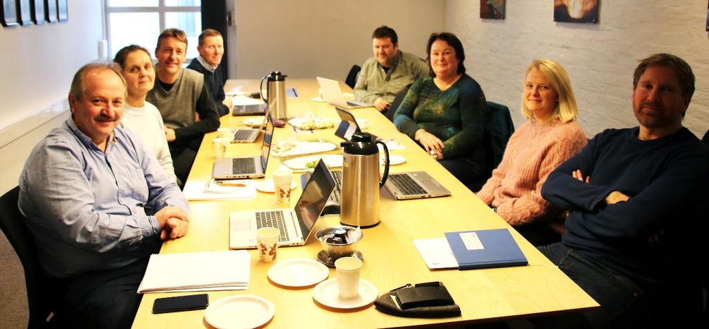 Første møte i strategisk ledelse Ledergruppa i Nærøysund kommune får navnet strategisk ledelse. Tirsdag denne uka var det første formelle møtet i Strategisk ledelse.