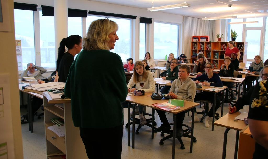Første gang samlet Dette er første gang hele skoleorganisasjonen er samlet. Grunnskolen i Rørvik har derimot vært samlet i ganske nøyaktig ti år nå.