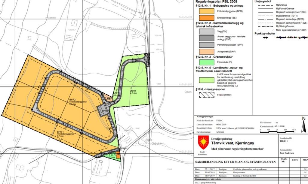 1 daa, og hver tomt har adkomst fra felles vei og parkering på egen tomt. Bebyggelsen kan oppføres i inntil 1 ½ etasje, dvs. maks gesimshøyde 4,5 m og maks mønehøyde 6,5 m.