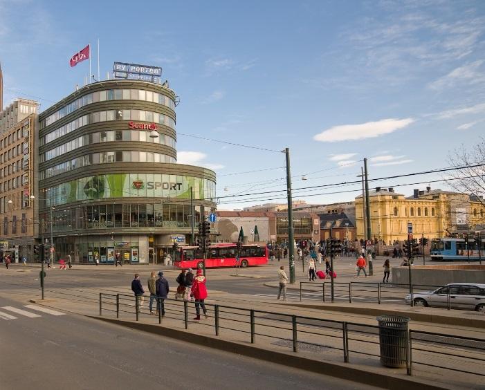 Videre ble Byporten åpnet, med kjøpesenter, hotell og kontorer på nordsiden av Oslo S. Byporten har også innendørs forbindelse til/fra Oslo S.