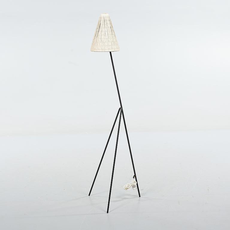 Art. 02_00_01_084 floor lamp in painted metal and fabric Dimension : h 130 cm Designer