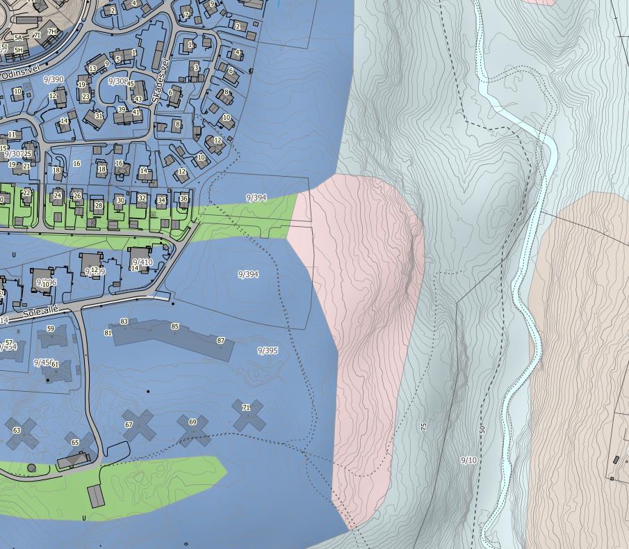 2. Topografi og grunnforhold Planområdet Sole B12 og B13 ligger øst for Vestby sentrum og E6. Området begrenses av bolighusene i Frøys vei i nordvest og Sole allé i vest. Tomten ligger ca.