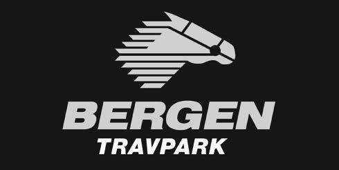 Vi fortsetter UTEN DEFILERING! Kjøre dagene på Bergen Travpark vil bli gjennomført UTEN defilering. Utenom V75 dagene våres.