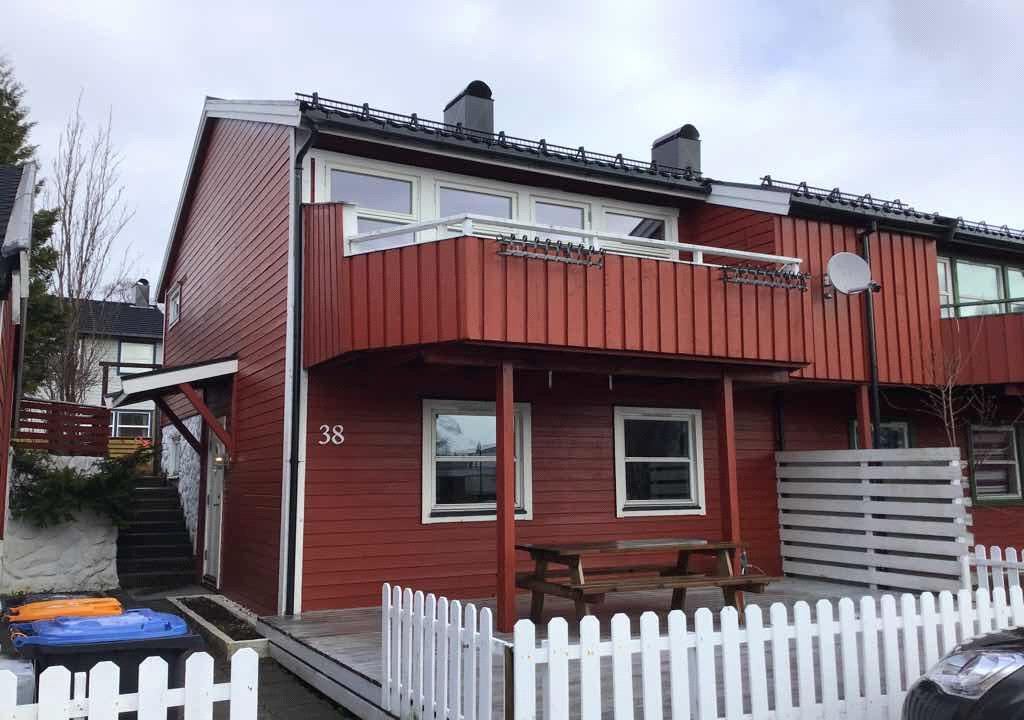BSR bolig, Øvre Skytterholmen 38 6020 Ålesund MARKEDSVERDI 3 050