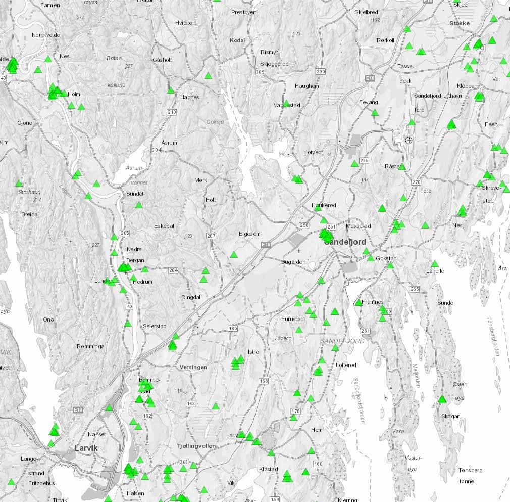 Figur 9-1 Kartet viser utsnitt av nasjonal database for kulturminner, Askeladden, der forhistoriske løsfunn er vist med grønn trekant. Kilde: Riksantikvaren.