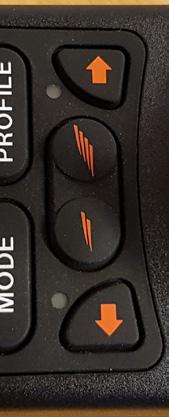 Innstillinger Innstilling av klokken Menyen for innstillinger vises gjennom å trykke på både knappe for hastighetsregulering samtidig (post 7 og 8 på knappene).
