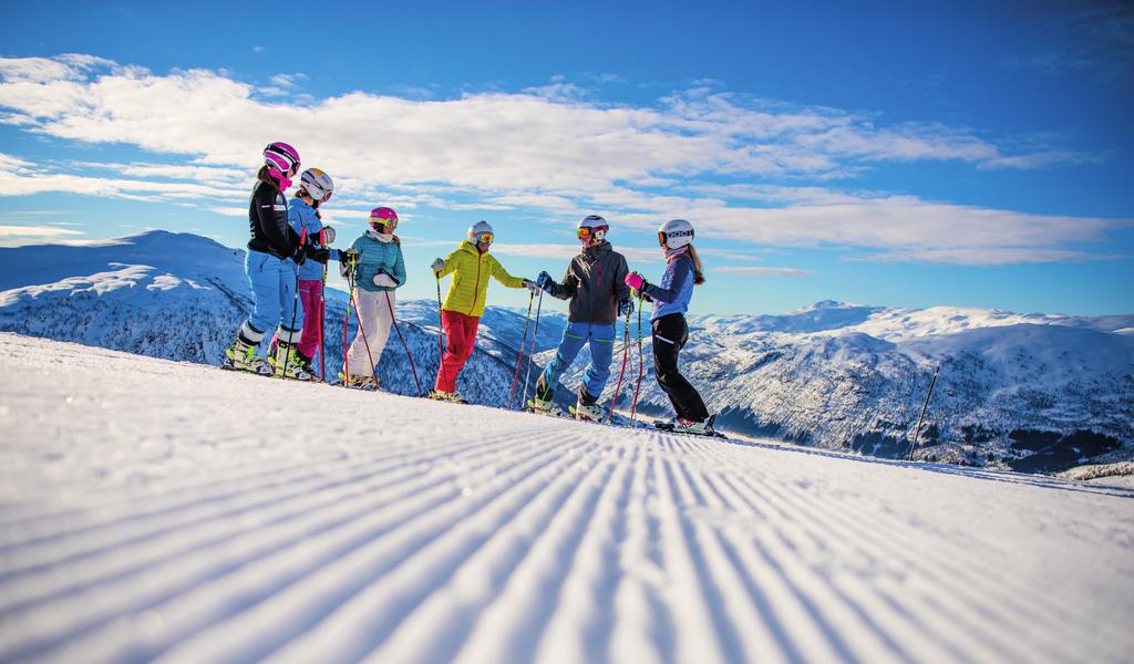 nistepakke Busstransport tur / retur - Gjeld basert på skular i Bergen og omegn Fjellskule To overnattingar på Myrkdalen Hotel inkl.