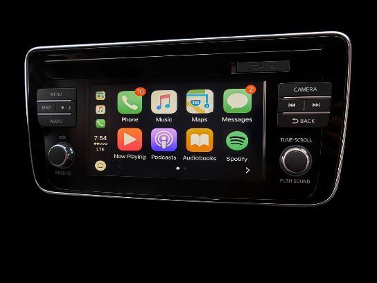 klimaanlegg og lading 2) Ryggekamera Apple CarPlay Connectivity Driver Assist Pack Intelligent førervarsling