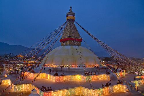 (Stupa, også kalt dagoba i enkelte land, er et eldgammel opprinnelig indisk gravbygg til oppbevaring av relikvier etter konger og fremstående personer.