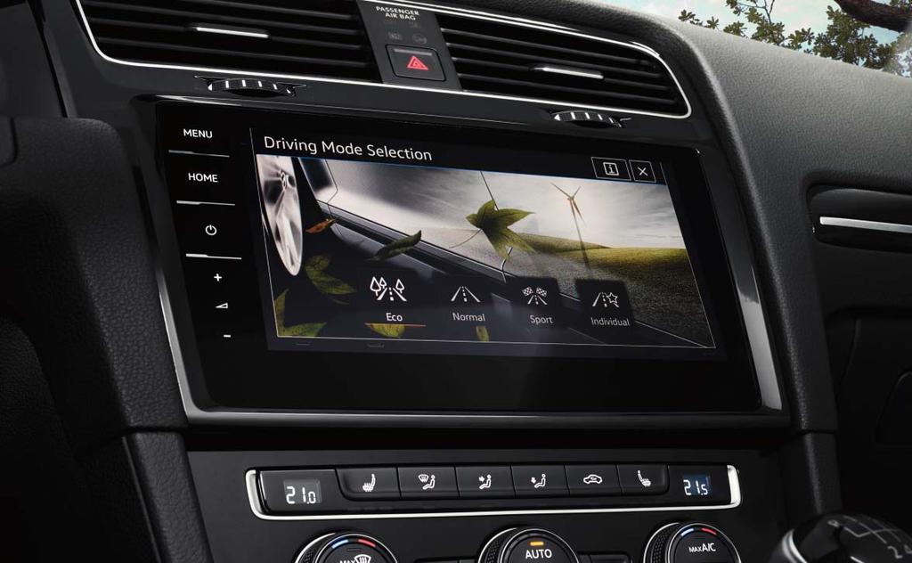 03 Discover Pro navigasjonssystem leveres med Car-Net App-Connect som standard og har en 9,2-tommers, glassbelagt TFT-berøringsskjerm i farger med fingersensor og innovativ bevegelsesstyring.