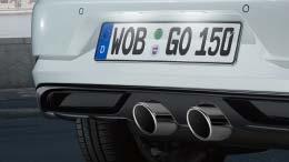 ¹) 04 05 Sidespeilhus i høyglanset sort eller matt krom i R-design fremhever den sportslige stilen til Volkswagen Golf.