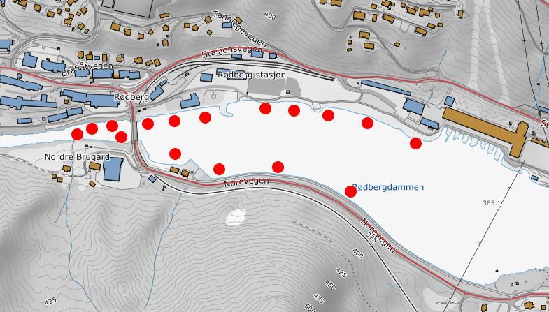 fisken skal gyte kommende høst, samtidig som gytefisken ennå ikke har vandret opp i elvene. I tillegg er nettene blitt så mørke at lyset ikke lenger reduserer fangsteffektiviteten.