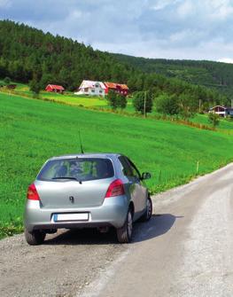 Hedmark, Oppland, Akershus og Buskerud er de fylkene som har flest biler i forhold til innbyggertallet. Hver personbil kjøres i gjennomsnitt km i løpet av ett år.