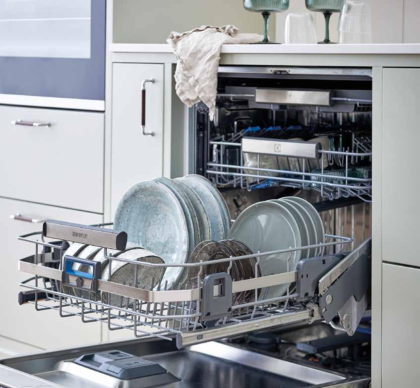 Oppvaskmaskiner AEG. Våre integrerte oppvaskmaskiner vasker effektivt og er lette å sette inn i og ta ut av.