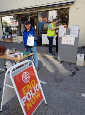 Oktober 19. Samla referat: Her er referat frå Presidenten sin time 2. oktober. Dessuten bilder frå Polioaksjonen 28.09. og lite referat frå Guvenørbesøket også 28.09. Petter Welle yngste velkommen.