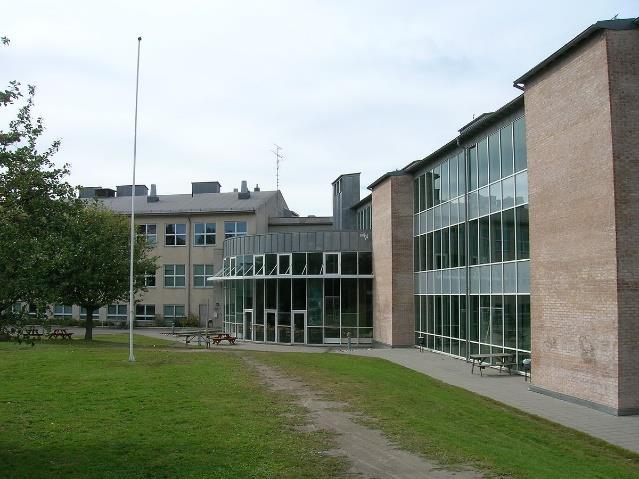 Spørsmål til elevene Jenny (8. trinn), Marte (8.trinn), Yvonne (8. trinn), Live (10. trinn), Oda (1.trinn) og Eriona (10. trinn). Liker dere dere godt på ungdomskolen?