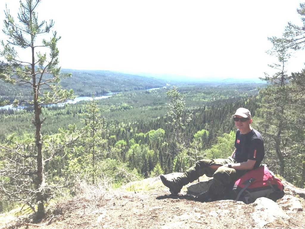 Tekst og foto: Kirsten Solberg og Solveig Kristiansen Vi var 24 personer som møttes på Skaslien Gjestgiveri til en storslått middag, salt kjøtt, potetstappe og noe godt i glasset.