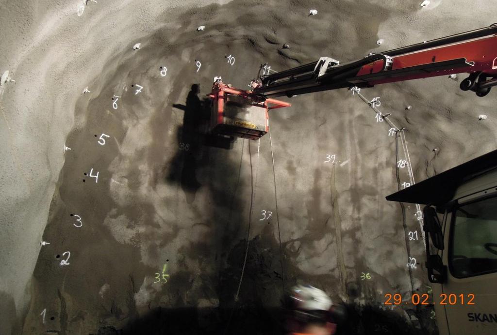 2010) A basic pre-grouting fan carried out in the R7 tunnel can be