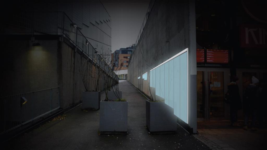 16/47 på gode erfaringer fra Sandnes, med å utsmykke 11 meter av veggen mot kinoen med en interaktiv lysinstallasjon, som aktiveres ved forbipasserendes bevegelser og skaper aktivt lys/skygge-spill.